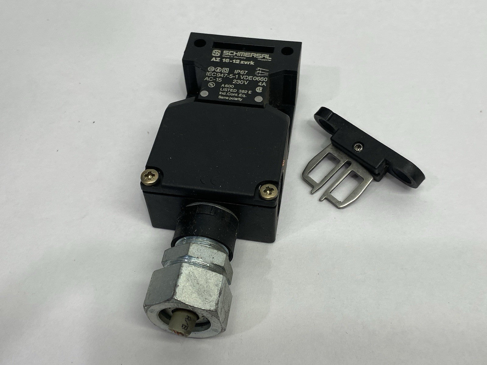 AZ 16-12zvrk-M20 | Schmersal Safety Interlock Switch & Key 161157373 - Used - Maverick Industrial Sales