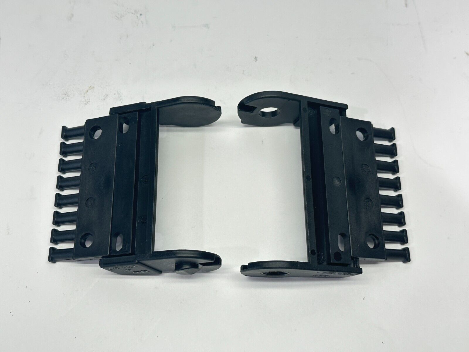 Igus 2070-12PZB Mounting Bracket Medium 93mm - Maverick Industrial Sales