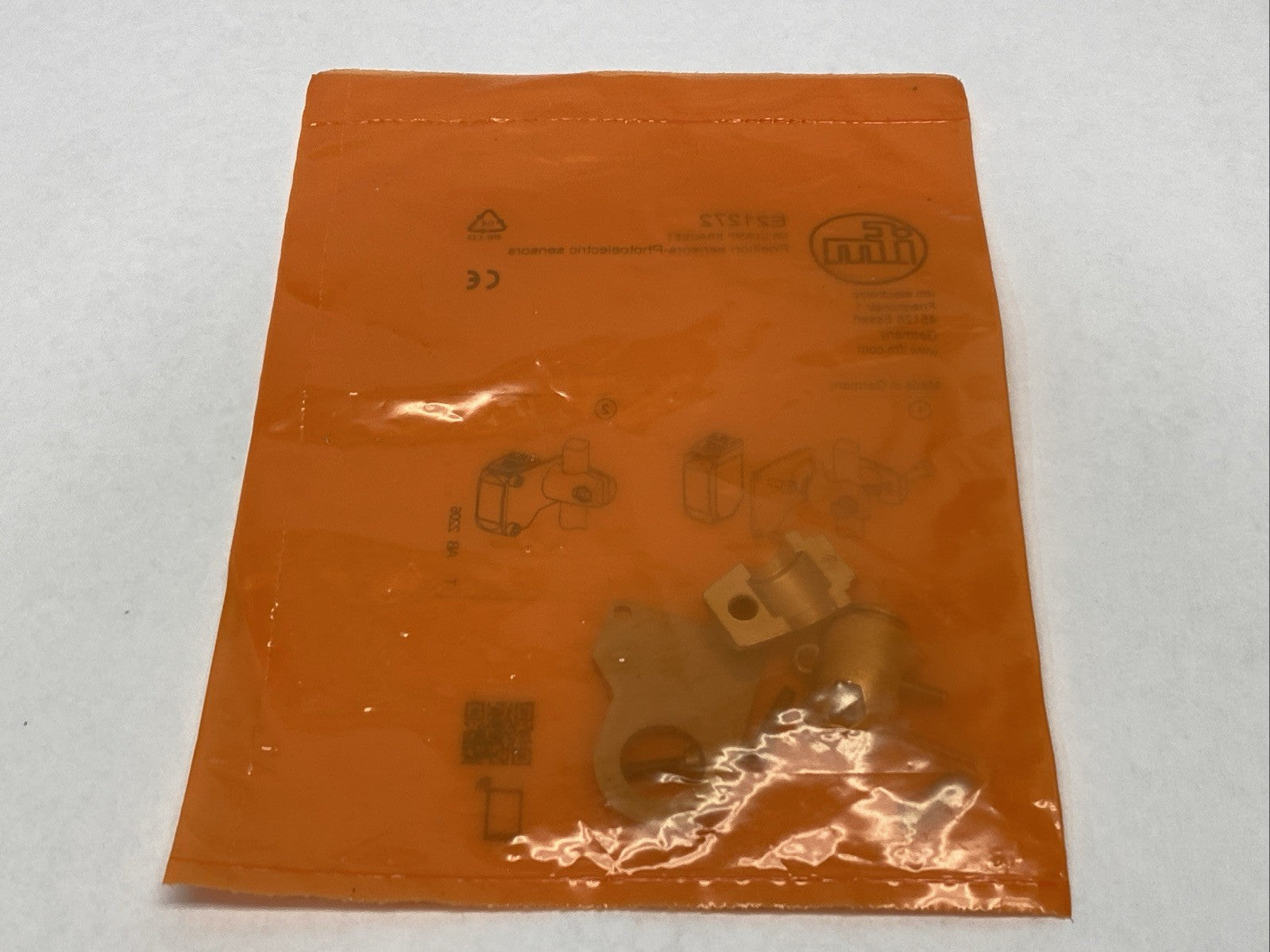 E21272 | ifm O6 Clamp Bracket For Photoelectric Sensors - New - Maverick Industrial Sales