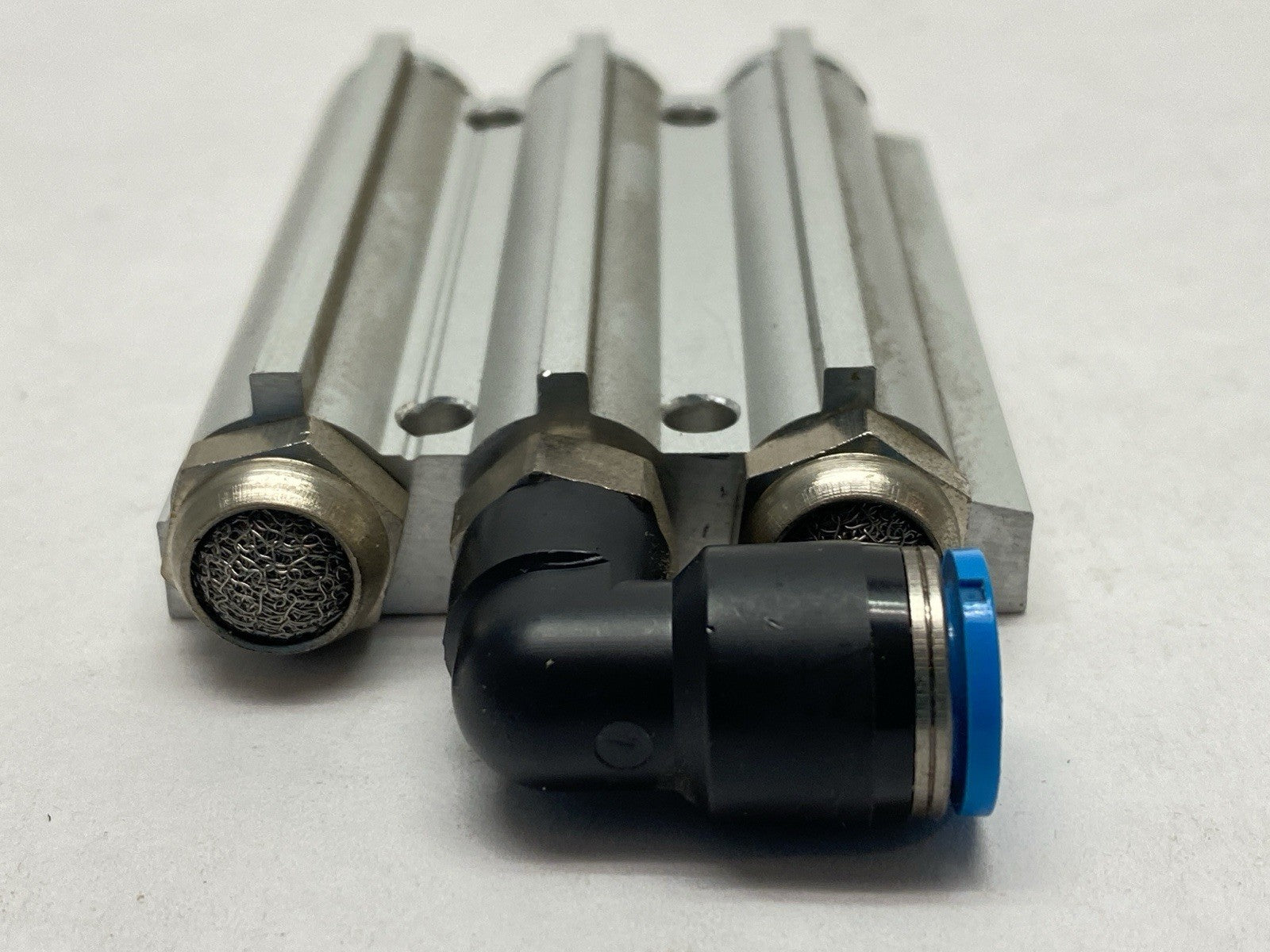 VABM-L1-14S-G14-4 | Festo Manifold Rail Pneumatic Valve Base 566620 - Used - Maverick Industrial Sales