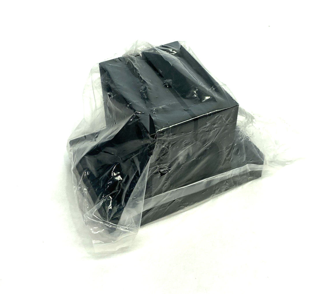 CLTBM30 | MiSUMi Clamp Type Bracket for Stands, Sq. Flange, Side Mount, 30mm Post - New – Open box - Maverick Industrial Sales