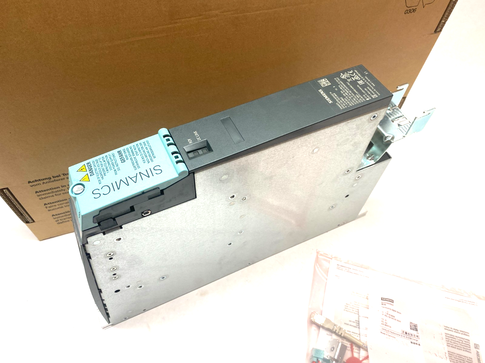 Siemens 6SL3120-1TE13-0AD0 SINAMICS S120 Single Motor Module 3-Ph Output - Maverick Industrial Sales