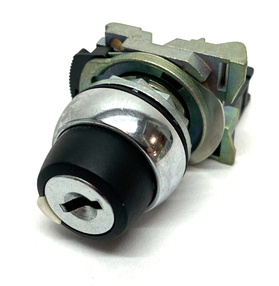 Allen Bradley 800FM-KM31R Key Selector Switch 22mm 800F-X10 Ser A Contact NO KEY - Maverick Industrial Sales
