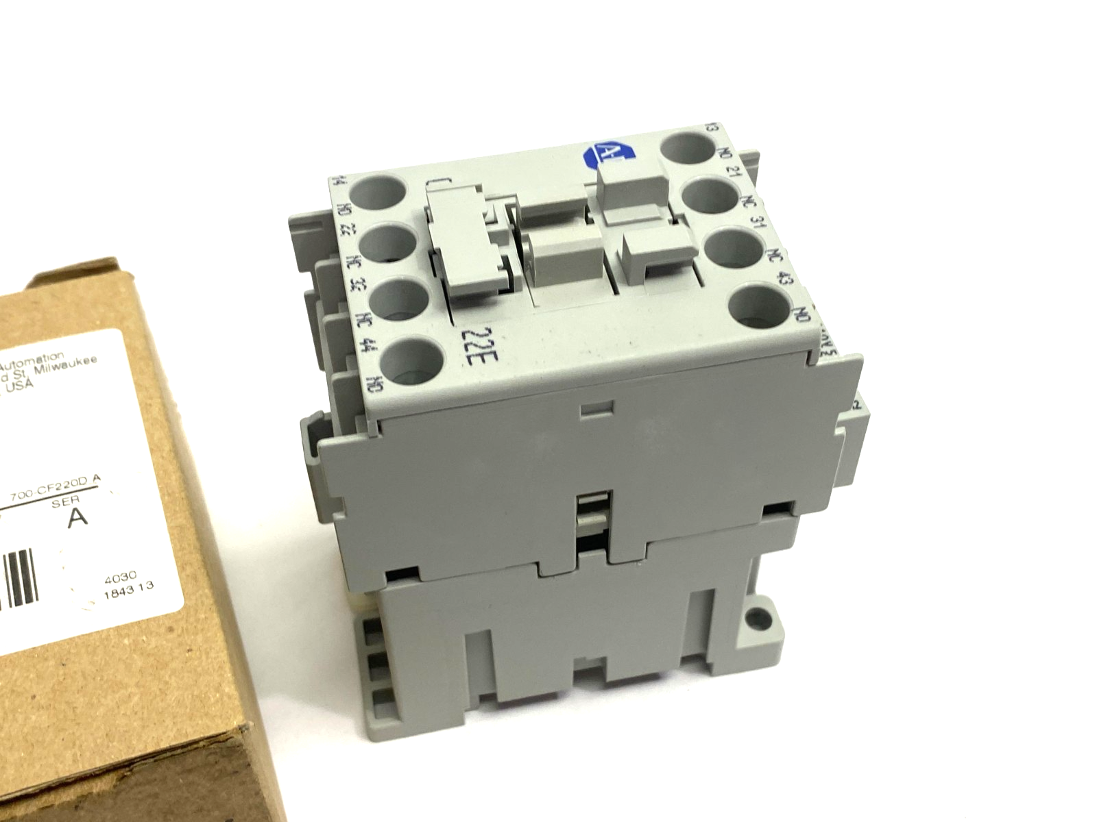 700-CF220D | Allen Bradley Ser. A Control Relay 2 NO, 2 NC Contacts - New – Open box - Maverick Industrial Sales