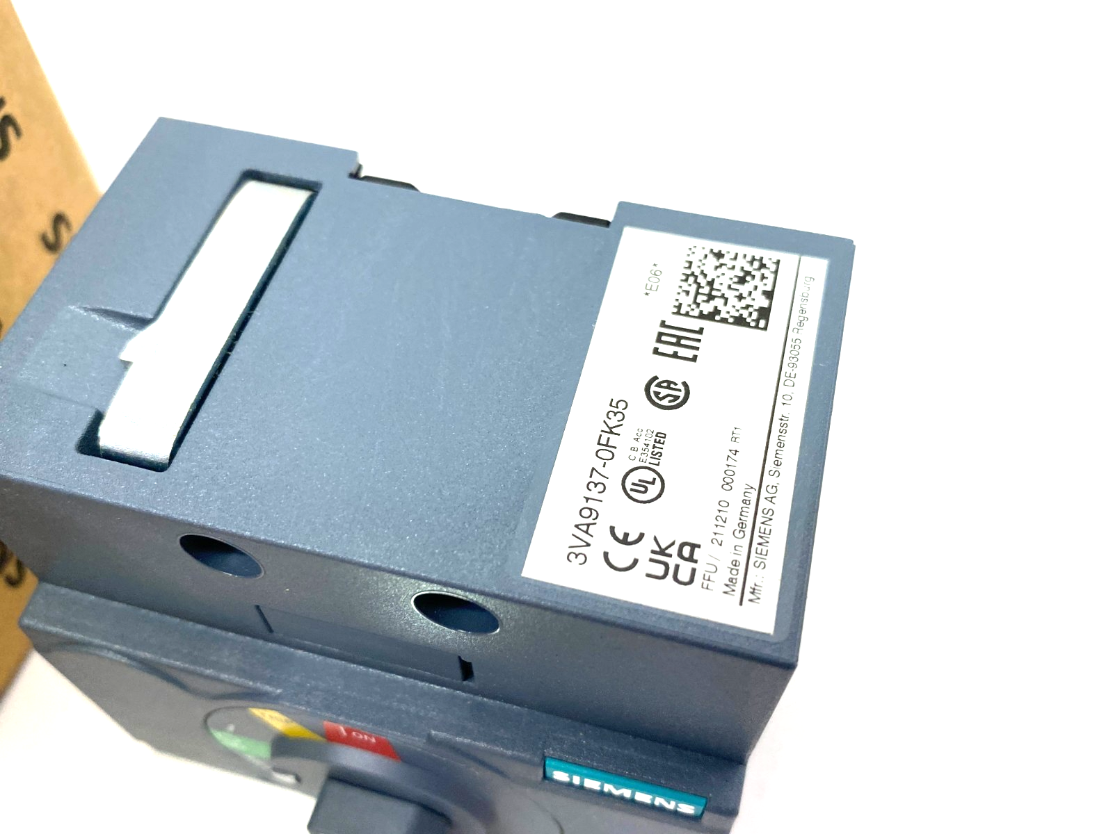 Siemens 3VA9137-0FK35 Door-Mounted Rotary Emergency Off Operator - Maverick Industrial Sales