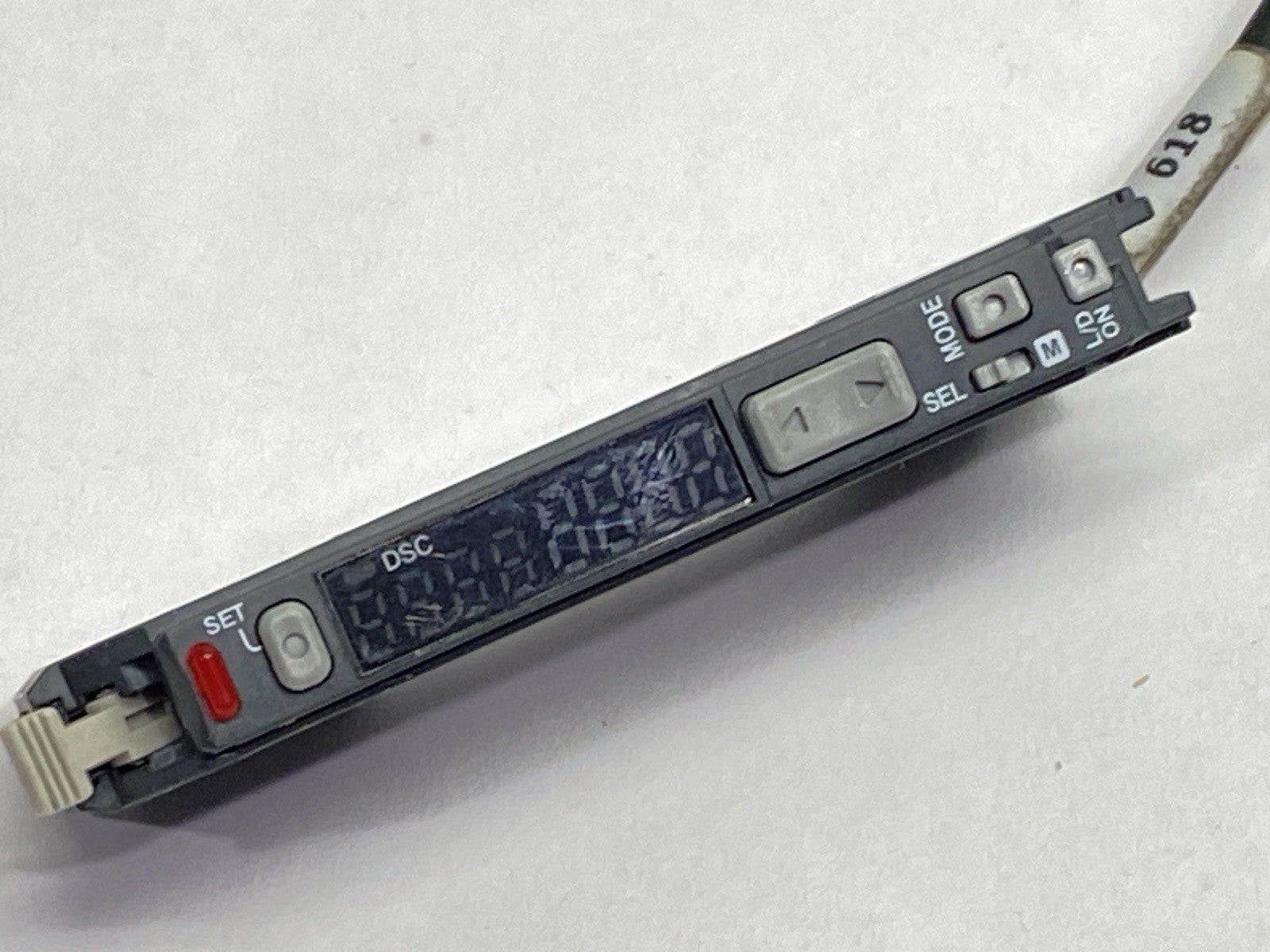 Keyence FS-V31P Fiber Amplifier Main Unit Male M8 3-Pin 72" Cable NO COVER - Maverick Industrial Sales