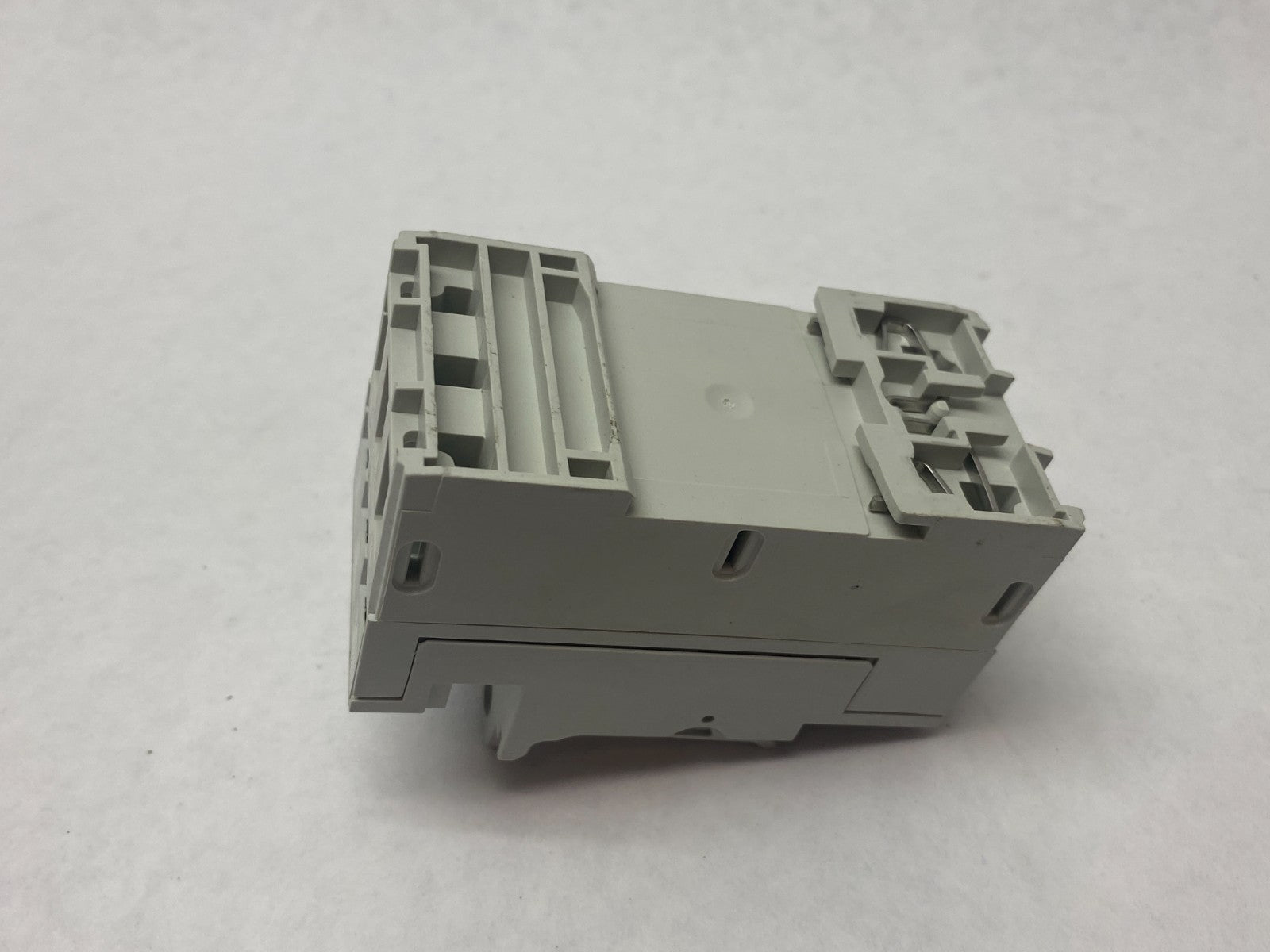 Siemens 3NW7534-1HG Fuse Holder Class CC 3-Pole MISSING TERMINAL COVER - Maverick Industrial Sales