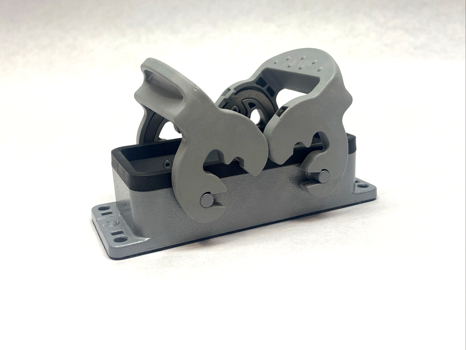 70.320.1628.0 | Wieland Bottom Base Double Latch BOTTOM BAS GUT GA 16 A - Used - Maverick Industrial Sales