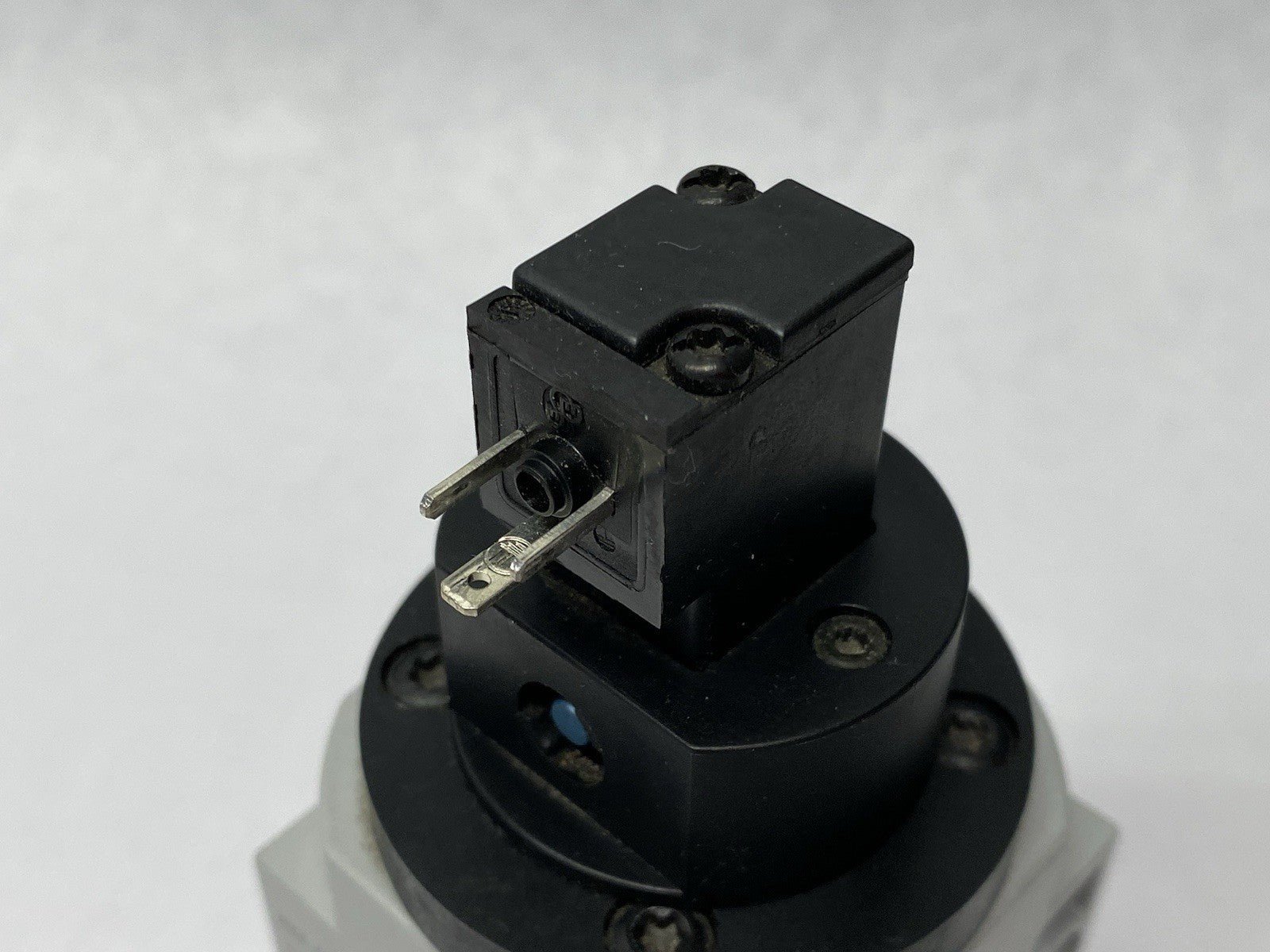 Festo HEE-D-MIDI-24 On-Off Valve 172959 - Maverick Industrial Sales