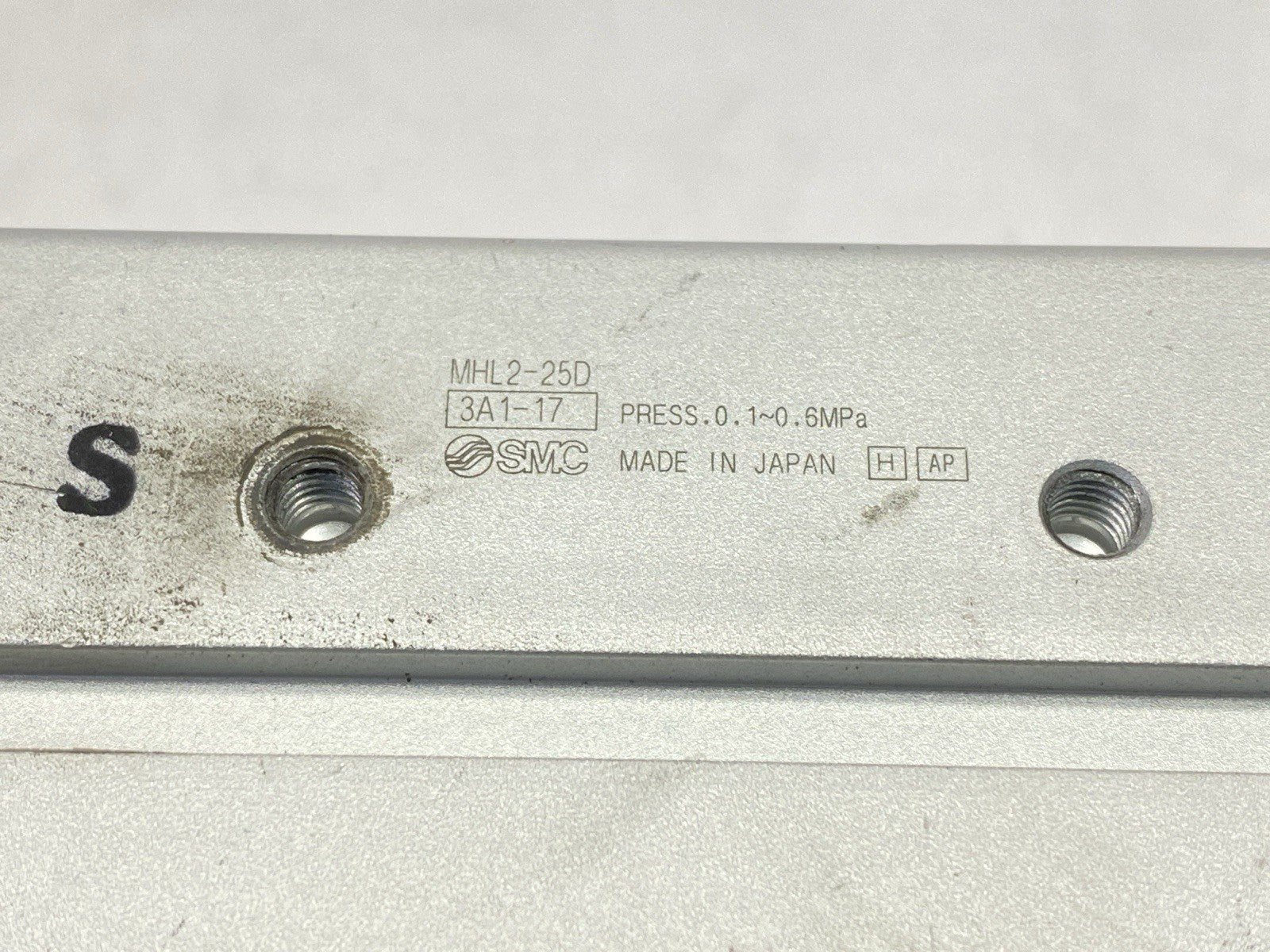 MHL2-25D | SMC Parallel Gripper - Used - Maverick Industrial Sales