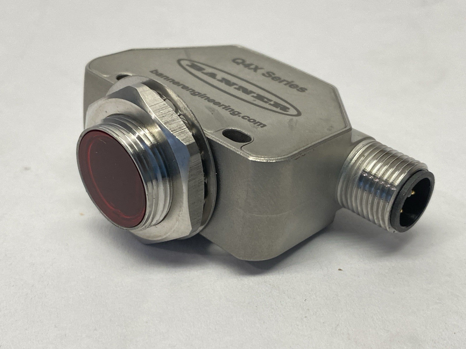 Q4XTKLAF300-Q8 | Banner Q4X Rugged Series Photoelectric Sensor 95301 - New – Open Box - Maverick Industrial Sales