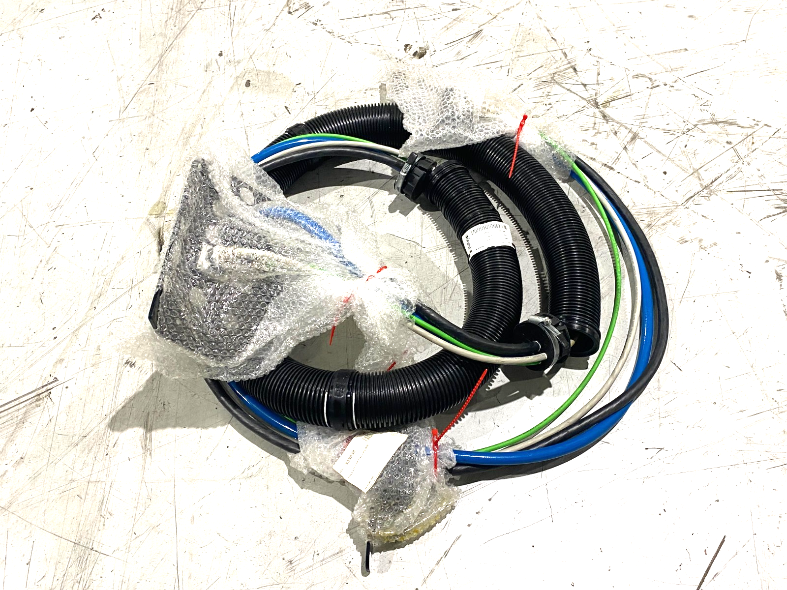Kuka 333838 Robot Harness Energy System ES13 133 CTR PNT EPS AIR - Maverick Industrial Sales