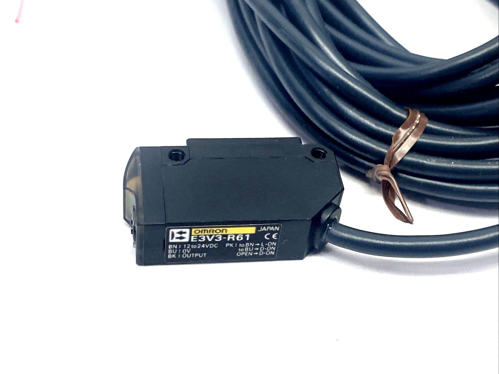 Omron E3V3-R61 Built-In Amplifier Photoelectric Sensor 12-24VDC 2m Cable - Maverick Industrial Sales