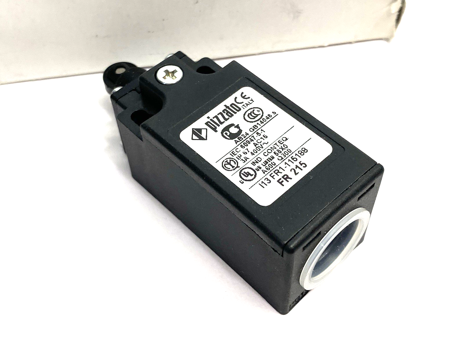 FR 215 | Pizzato Position Switch with Roller Piston Plunger 1NO-1NC Snap Action - New – Open box - Maverick Industrial Sales