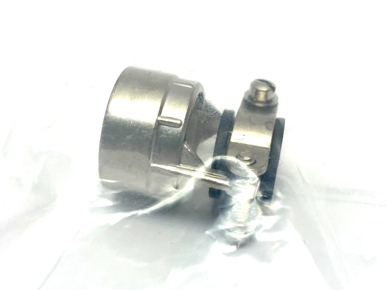 Eaton Souriau-Sunbank UT016AC Cable Connector Backshell w/ Clamp SILVER - Maverick Industrial Sales