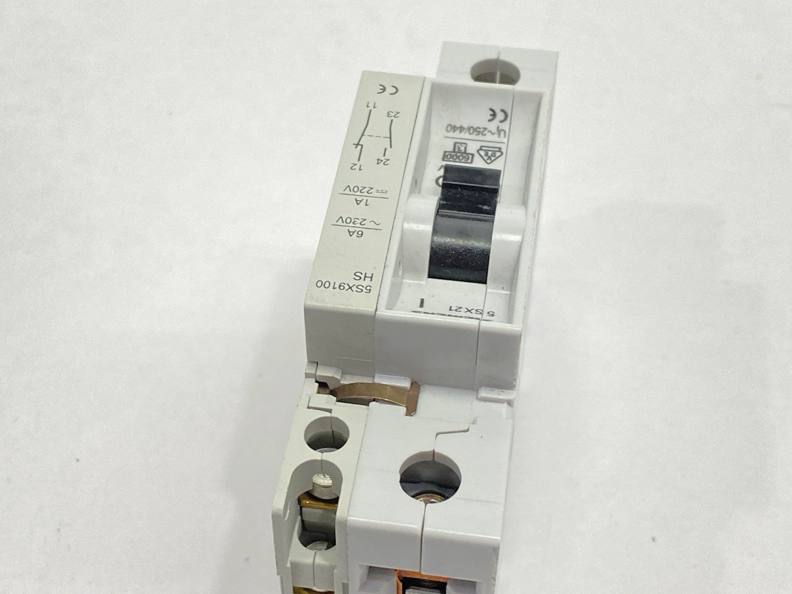 Siemens 5SX21C6 Miniature Circuit Breaker 1P 6A 277VAC w/5SX9100HS Aux Contact - Maverick Industrial Sales