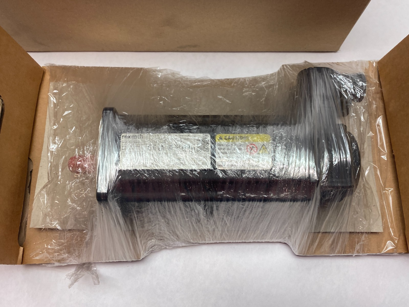 Bosch Rexroth R911306061 Servo Motor 3-Phase MSK040C-0600-NN-M1-UG1-NNNN - Maverick Industrial Sales
