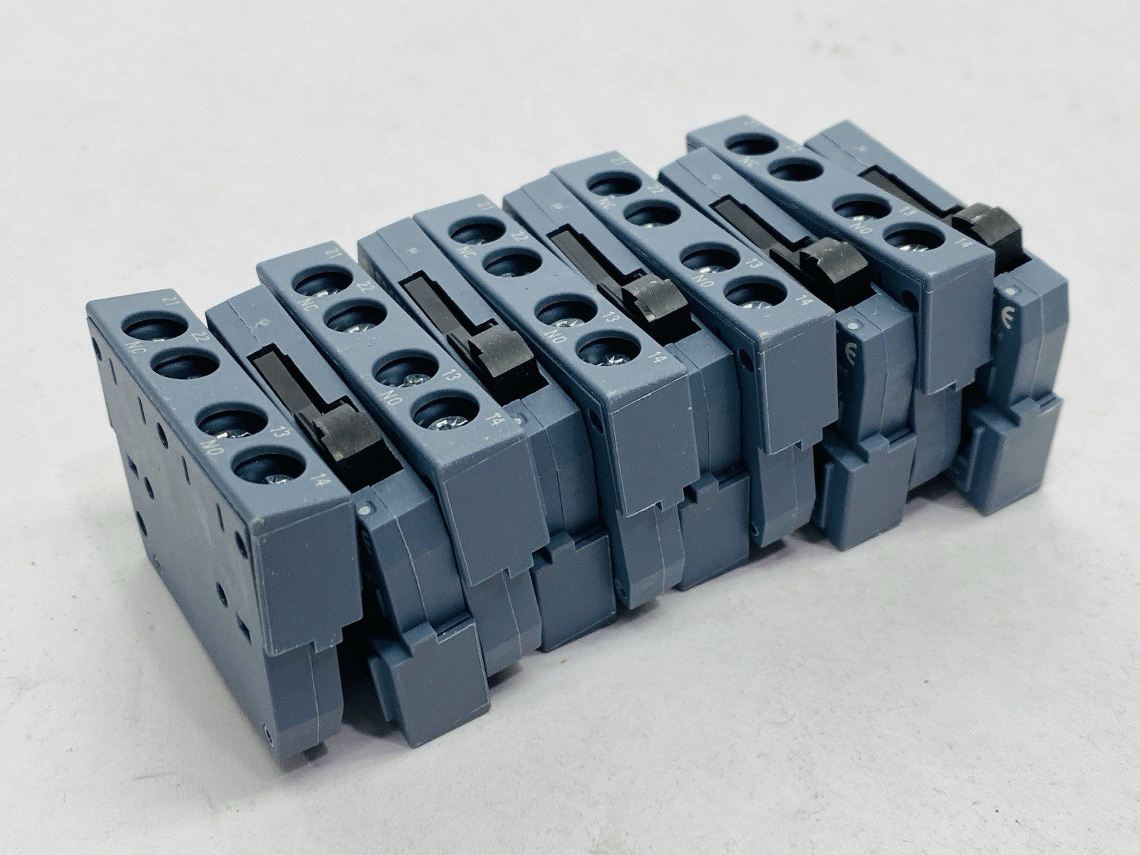 Siemens 3RV2901-1E Auxiliary Contact Block Switch LOT OF 10 - Maverick Industrial Sales