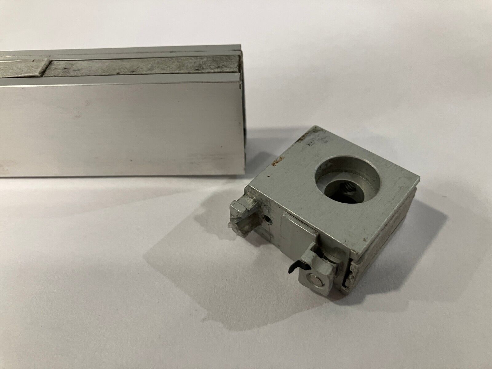Heidenhain LS 486 Sealed Linear Encoder ML 1020 329990-28 NO READER HEAD - Maverick Industrial Sales