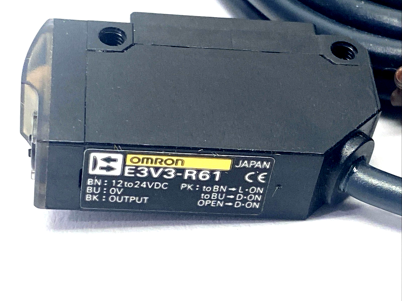 Omron E3V3-R61 Built-In Amplifier Photoelectric Sensor 12-24VDC 2m Cable - Maverick Industrial Sales