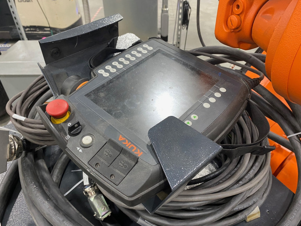 KR120 R2700-2/FLR | KUKA KR120 R2700-2 KR QUANTEC Industrial Robot Arm KRC4 Controller 120kg 2021 - Used - Maverick Industrial Sales