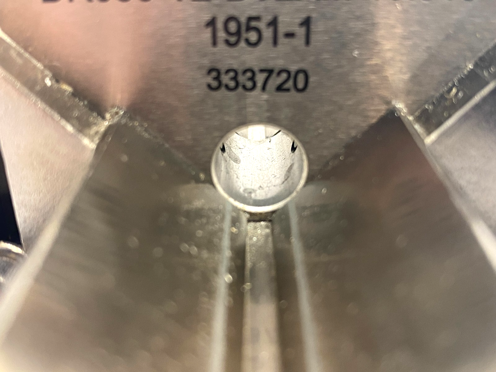 Mahr 333720 Dimensionair 2-Jet Air Ring Gauge DR050-T2-BV2XM-10.916 w Base Plate - Maverick Industrial Sales