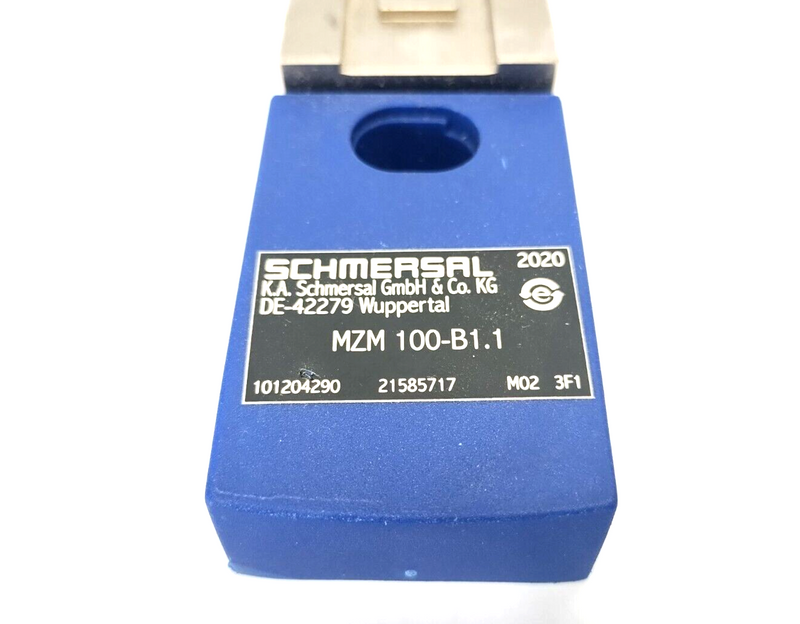 Schmersal MZM 100-B1.1 Solenoid Interlock Safety Switch Actuator Plate 101204290 - Maverick Industrial Sales