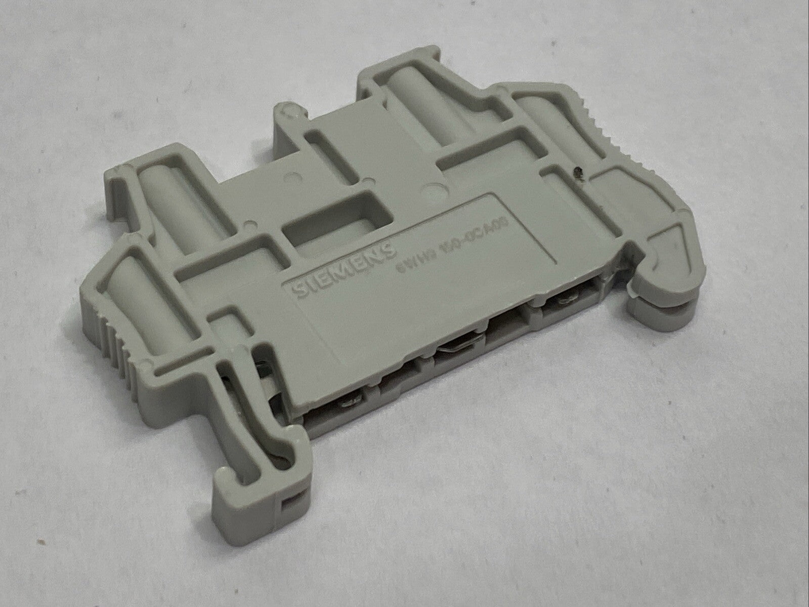 Siemens 8WH9 150-0CA00 Terminal Block End Block LOT OF 10 - New – Open box - Maverick Industrial Sales