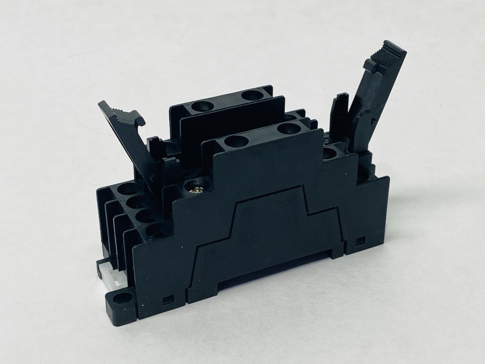 IDEC SF1V-6-07L DIN Rail Relay Socket 14-Pin 6A 250V - Maverick Industrial Sales