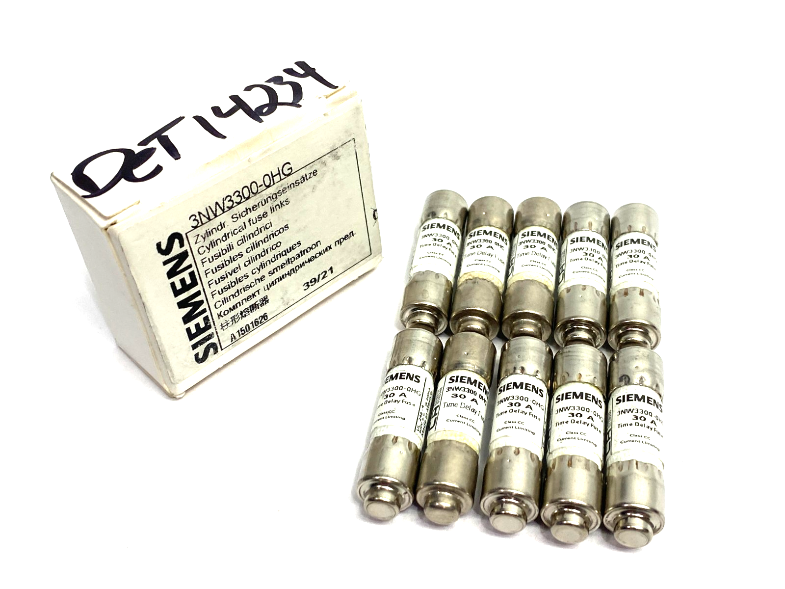 3NW3300-0HG | Siemens SENTRON Cylindrical Fuse, Slow-Blow, 30A, PKG OF 10- New – Open box - Maverick Industrial Sales