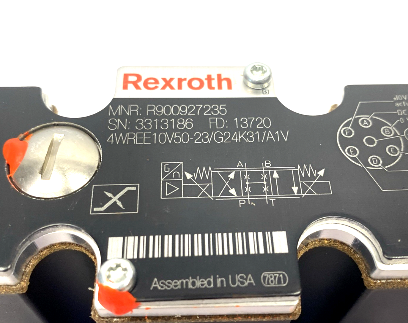 Bosch Rexroth R900927235 Proportional Directional Valve 4WREE10V50-23/G24K31/A1V - Maverick Industrial Sales
