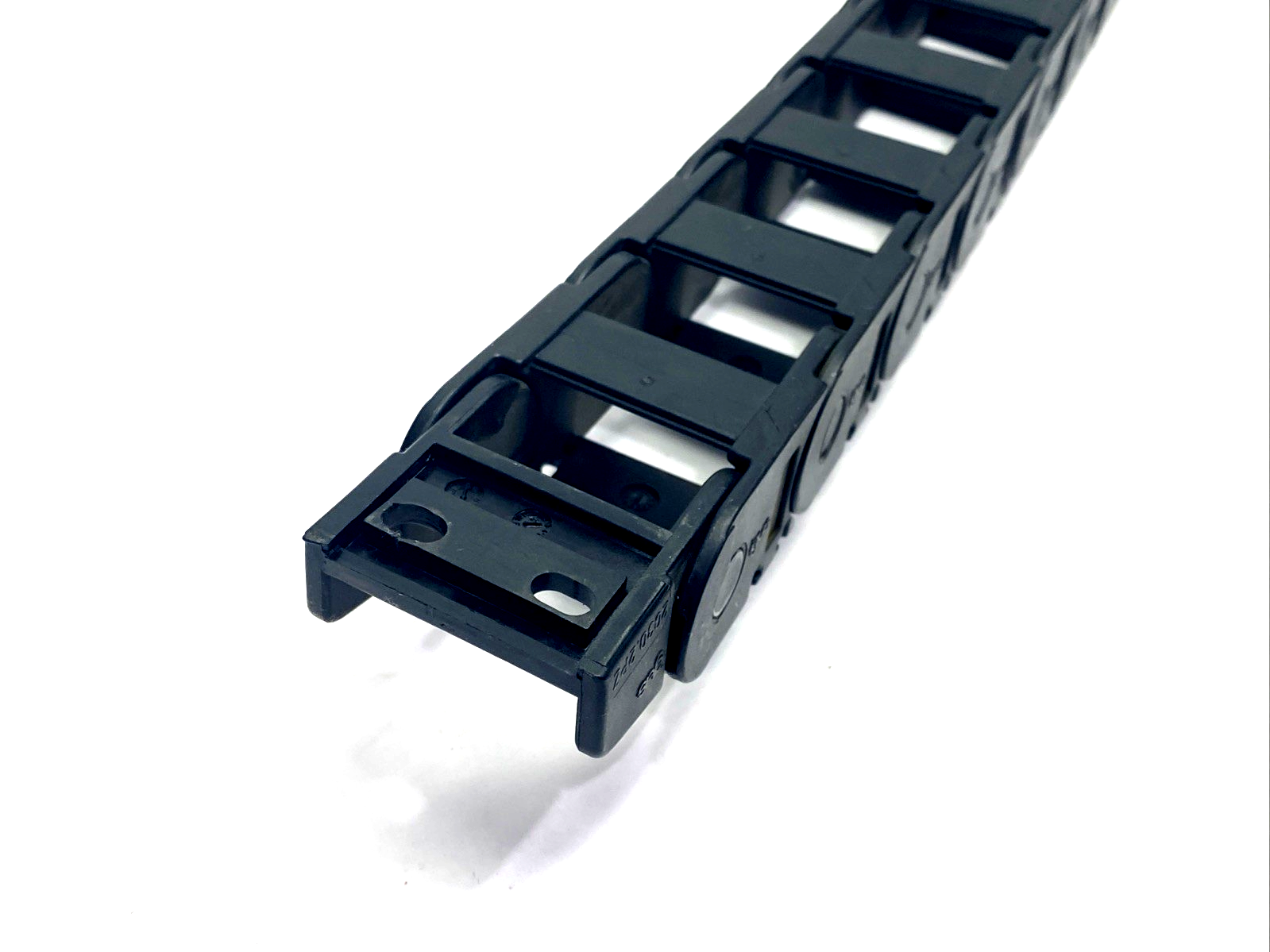 Igus 250.03.075 Series 250 Snap-Open E2 Cable Carrier 21 Link 3FT 250-03-075-0 - Maverick Industrial Sales