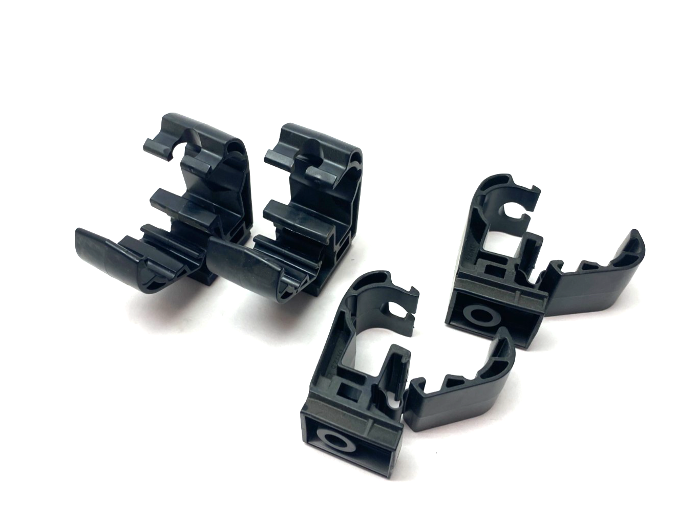 Parker 6697 25 01 Transair Pipe Hanger 1", 25mm Pipe OD LOT OF 4 - Maverick Industrial Sales