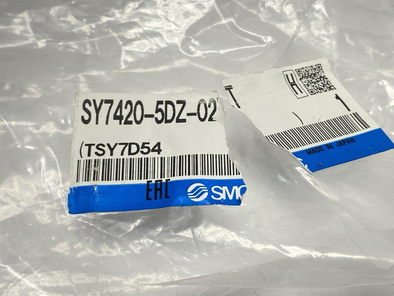 SY7420-5DZ-02T | SMC Pneumatic Solenoid Valve 3-Position 1/4" NPT - New Other - Maverick Industrial Sales