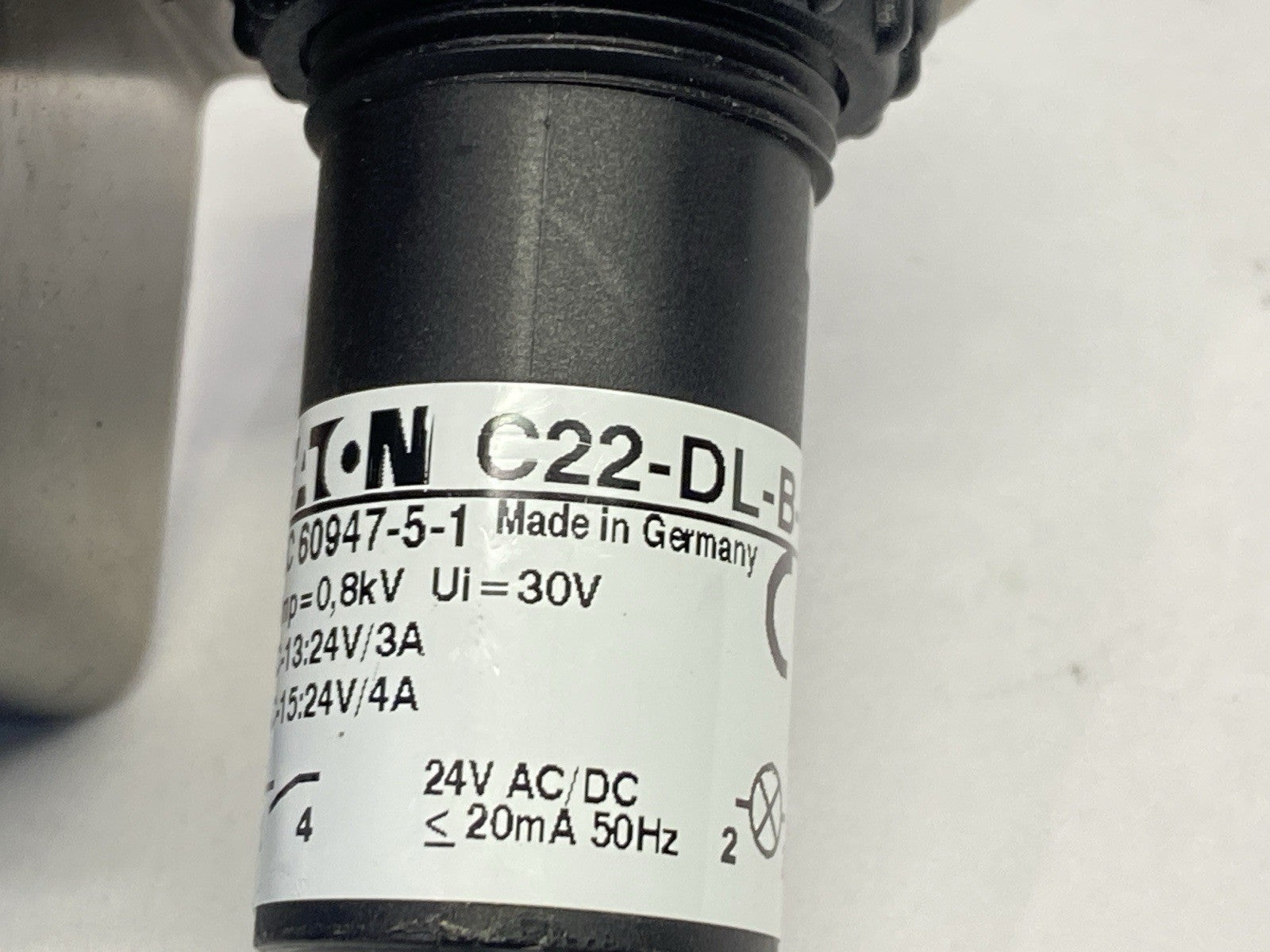 C22-DL-B-K10-24-P5 | Eaton Compact 22.5mm Pushbutton Blue Male M12 4-Pin - Used - Maverick Industrial Sales