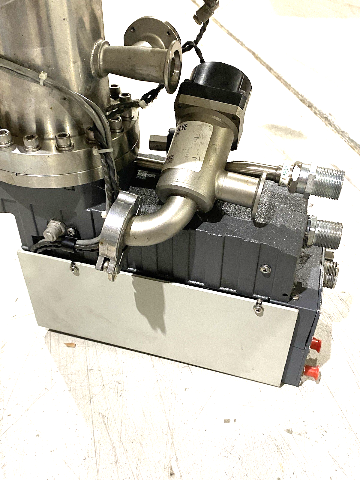 8116283G001R | CTI Cryogenics On-Board Cryopump FOR PARTS/REPAIR - For parts or not working - Maverick Industrial Sales