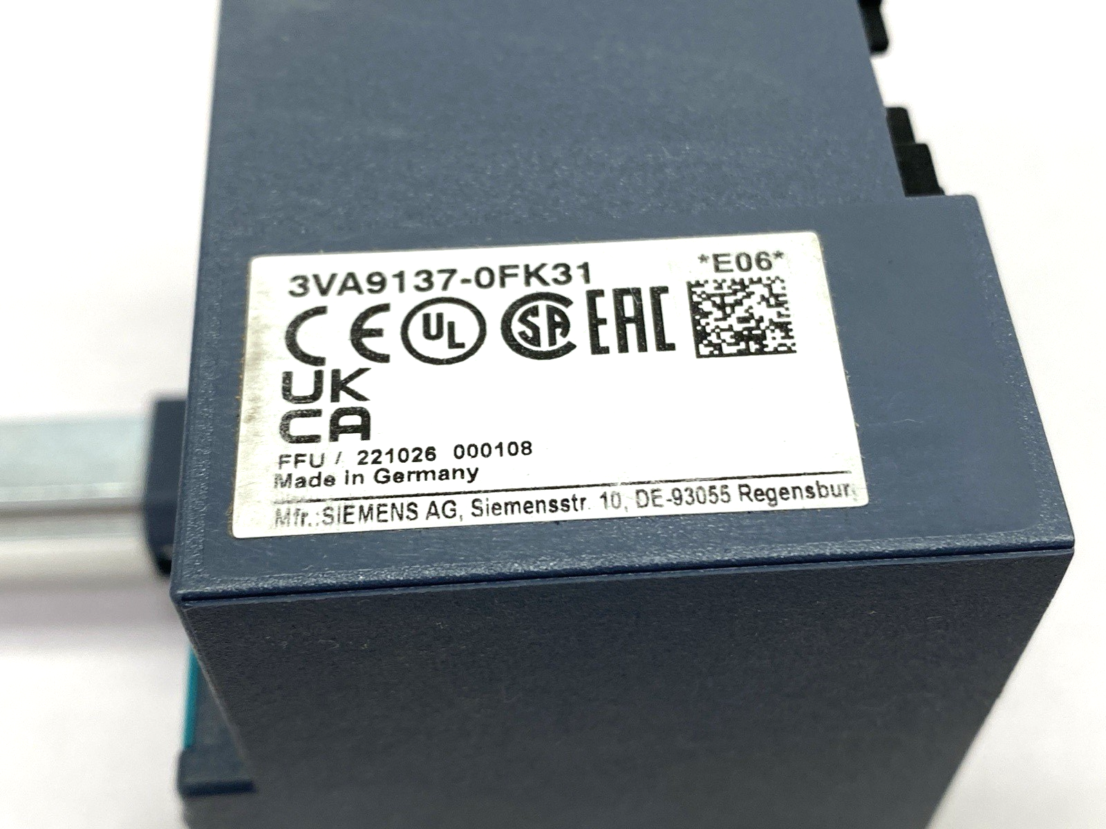Siemens 3VA9137-0FK31 Door Mounted Rotary Operator - Maverick Industrial Sales