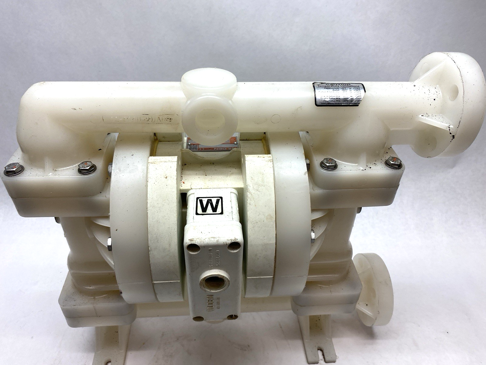 Wilden 02-10588 Pro-Flo 1" (25mm) Bolted Plastic Pneumatic Double Diaphragm Pump - Maverick Industrial Sales