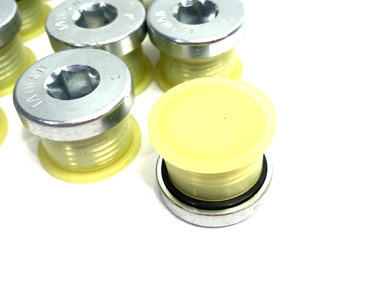 VSTI1/2EDCF | Parker Ermeto DIN Hollow Hex Plug, High Press, Steel, LOT OF 16 - New – Open box - Maverick Industrial Sales