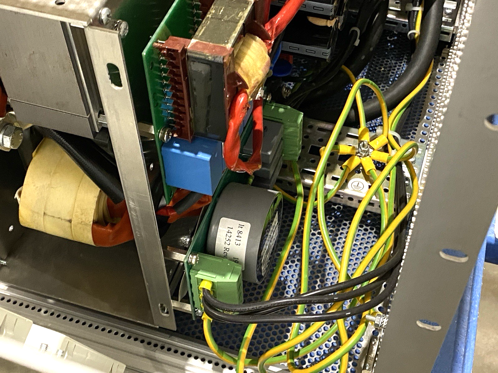Oelmaier IPQ 200i Power Converter 400VAC - Maverick Industrial Sales