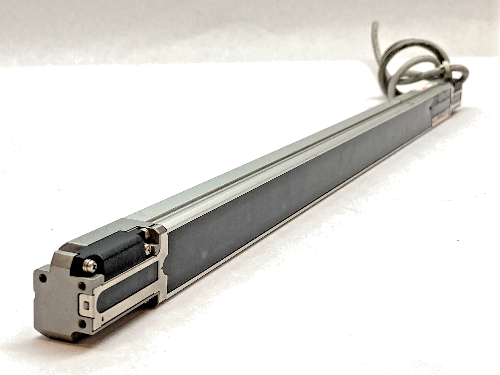 SL-V28H-T | Keyence Safety Light Curtain Transmitter 28 Beam 24VDC IP65 - For parts or not working - Maverick Industrial Sales