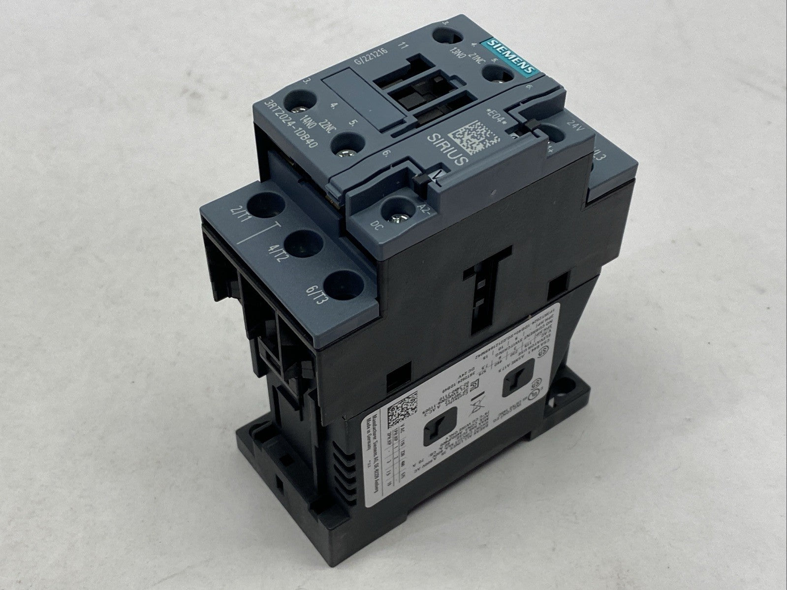 Siemens 3RT2024-1DB40 SIRIUS Power Contactor 3-Pole 12A 5.5kW 400V 24VDC - Maverick Industrial Sales