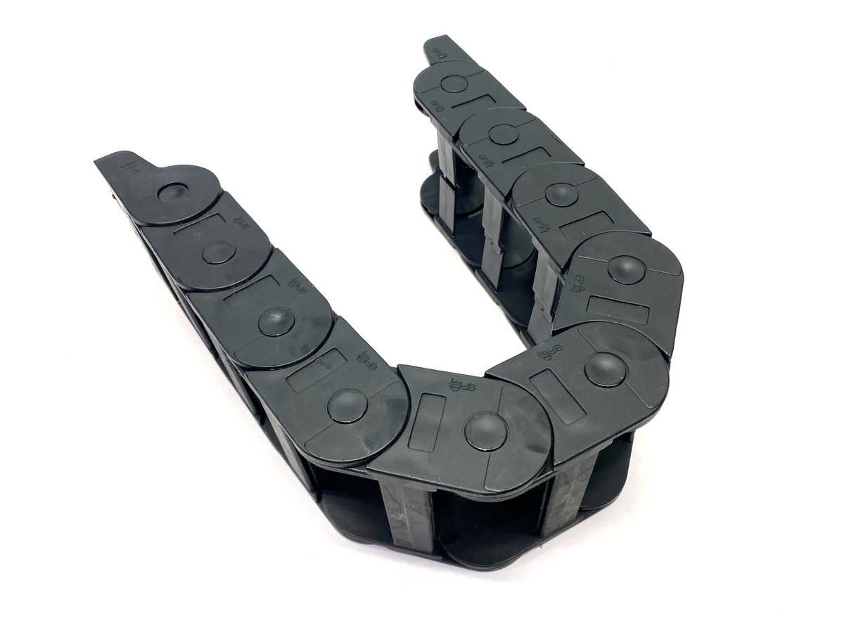 Z26.07.075.0 | Igus E-Chain Cable Carrier 9-Links 18" Overall Length - Used - Maverick Industrial Sales
