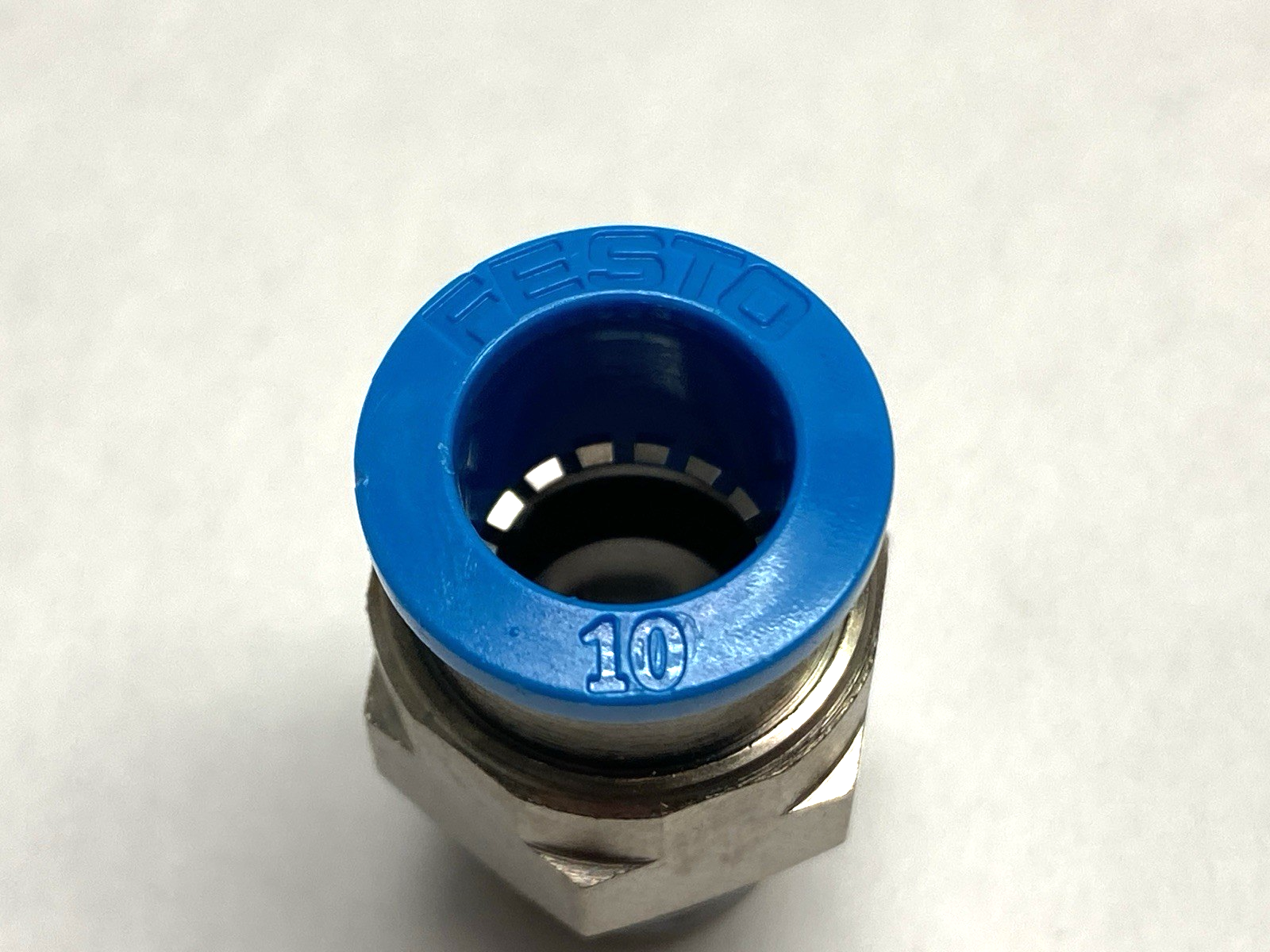 Festo QS-1/4-10 Pneumatic Push-In Fitting 10mm OD 153007 LOT OF 3 - Maverick Industrial Sales