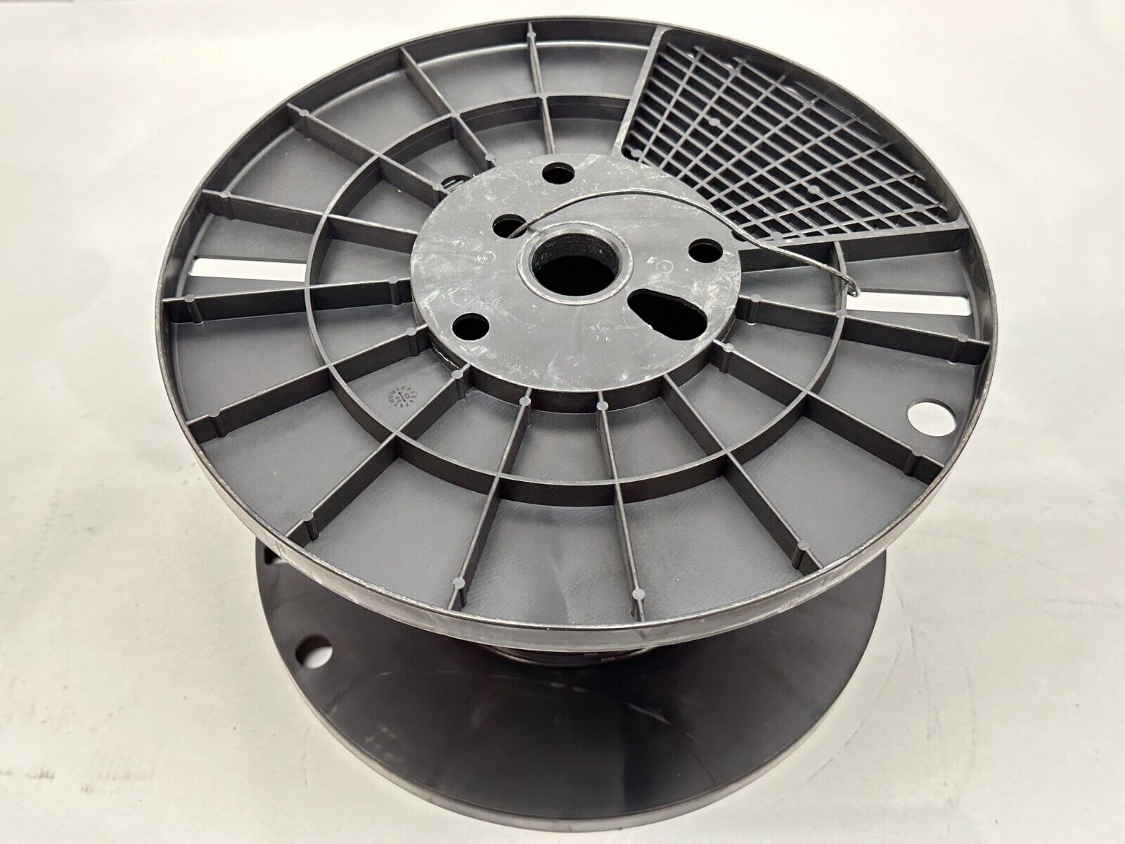 Judd Wire 454-0197-000 18AWG 16/30 .017 XLPVC H0915 3200ft Spool 1250ft LEFT - Maverick Industrial Sales