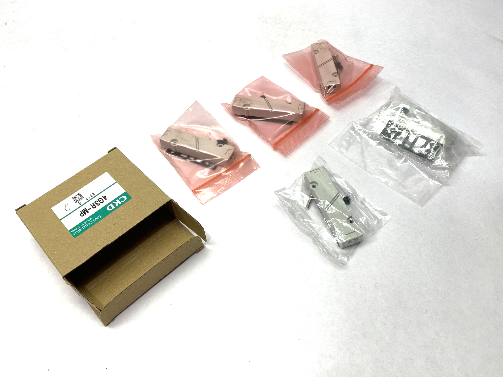 CKD 4G3R-MP Masking Plate for Solenoid Valve LOT OF 5 - Maverick Industrial Sales