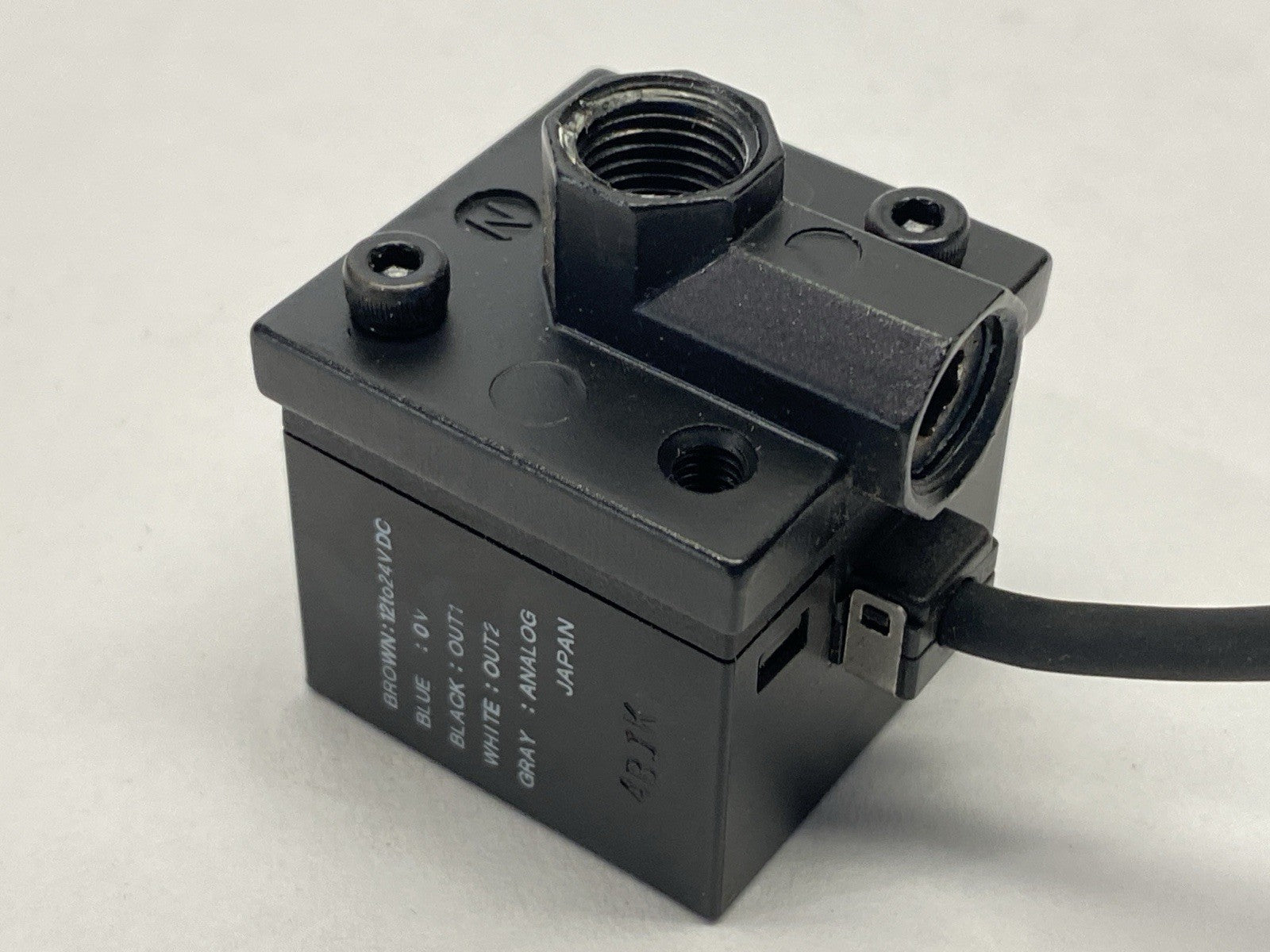 DP2-22F-P | SunX Digital Pressure Sensor 12-24VDC - Used - Maverick Industrial Sales