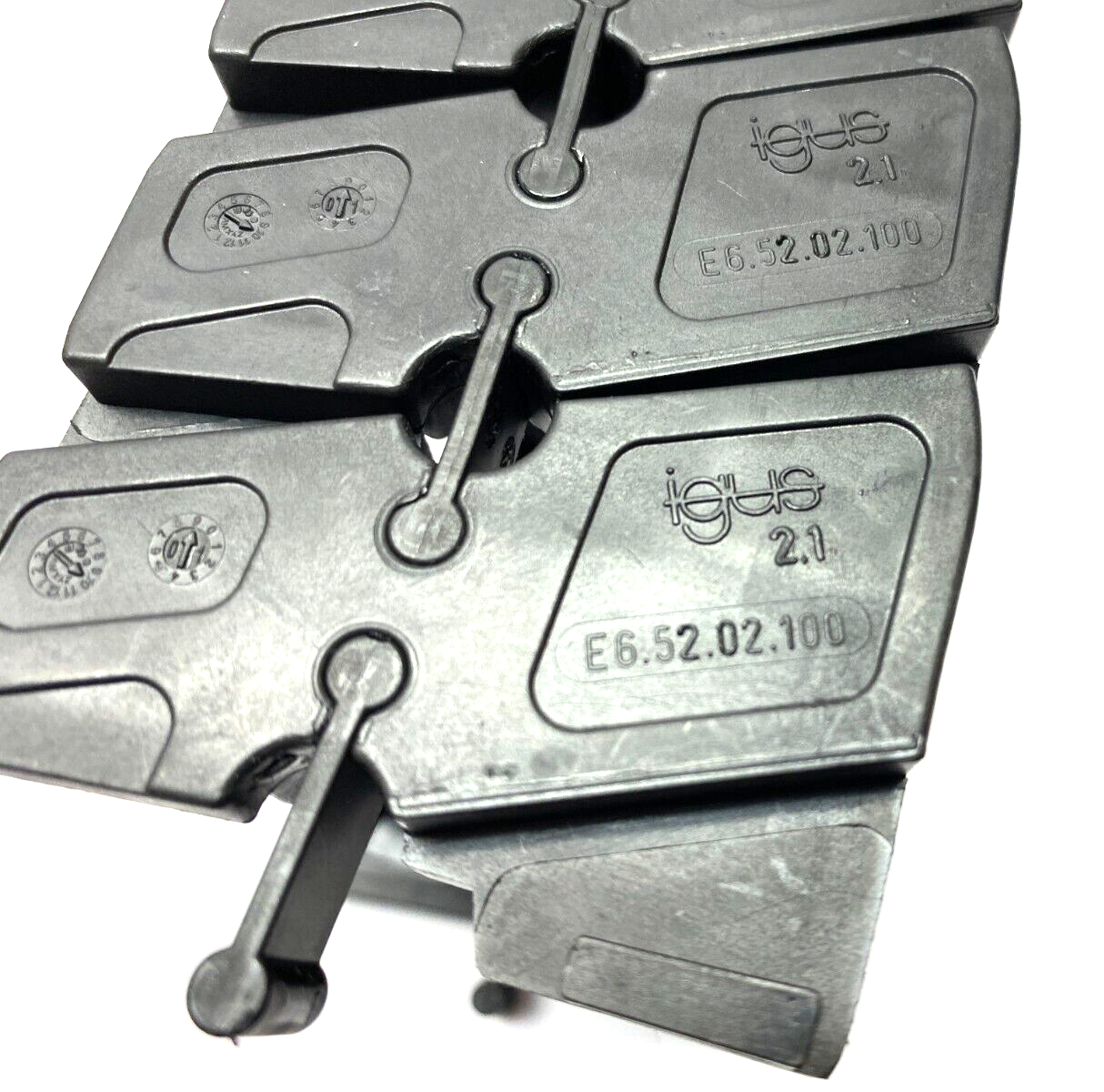 Igus E6-52-087-150-0 E-Chain Cable Carrier 40" Length NO MOUNT FEATURE - Maverick Industrial Sales