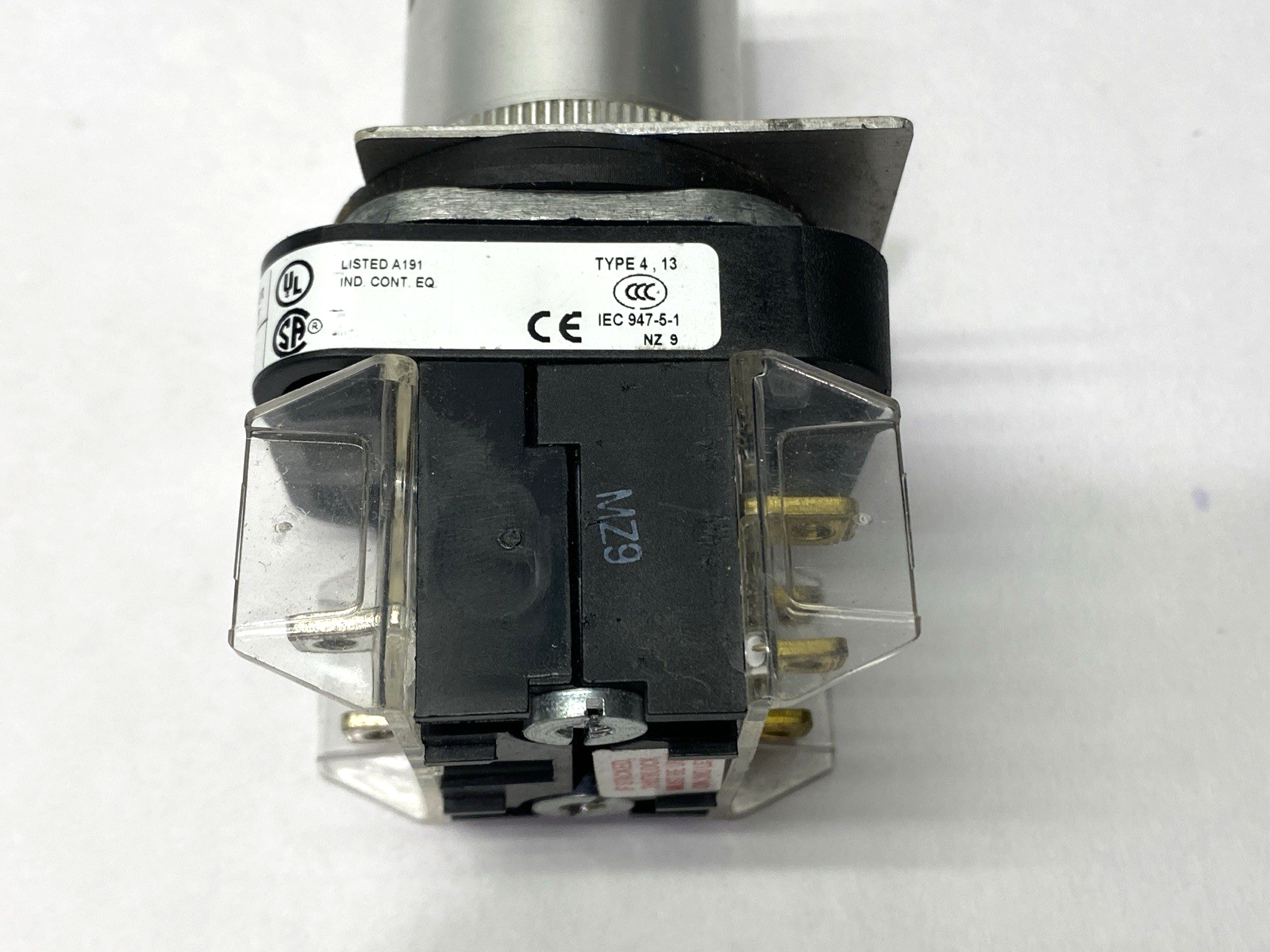 Allen Bradley 800T-QAH24GA2 Green Illuminated Push Button 30.5mm Ser. T - Maverick Industrial Sales