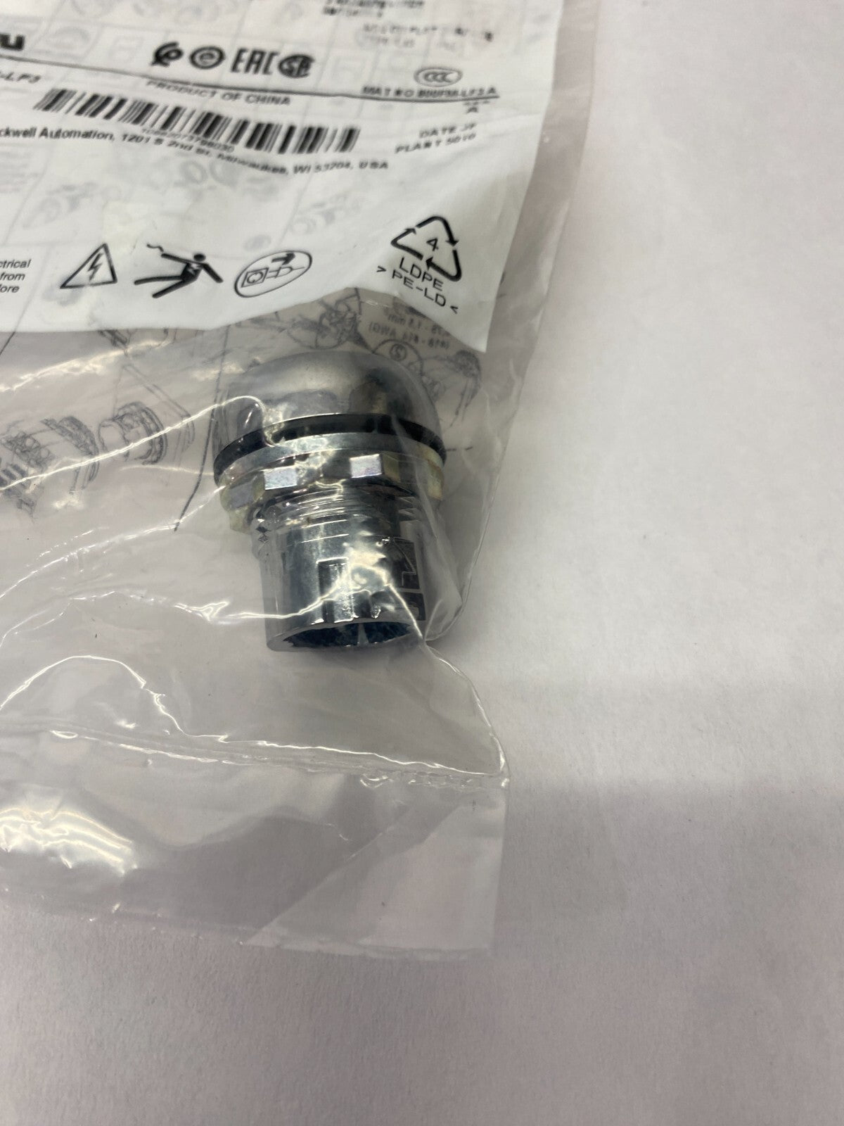 Allen Bradley 800FM-LF3 Ser. A Flush Illuminated Pushbutton Green - Maverick Industrial Sales